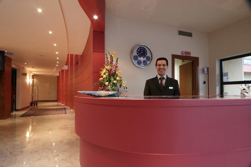 Luna Hotel Motel Lago Maggiore Arona Oleggio Castello Exteriör bild